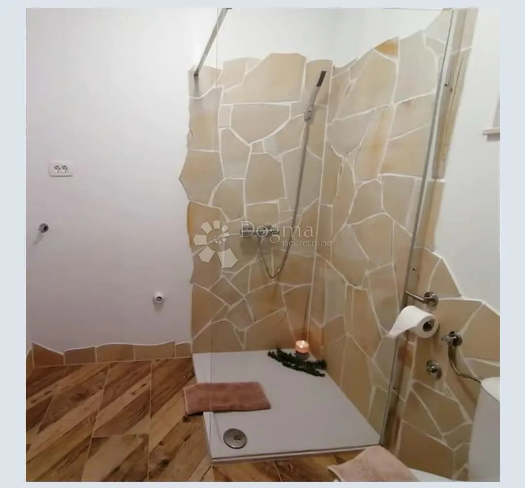 kuća s bazenom gornji karin - slika 9
