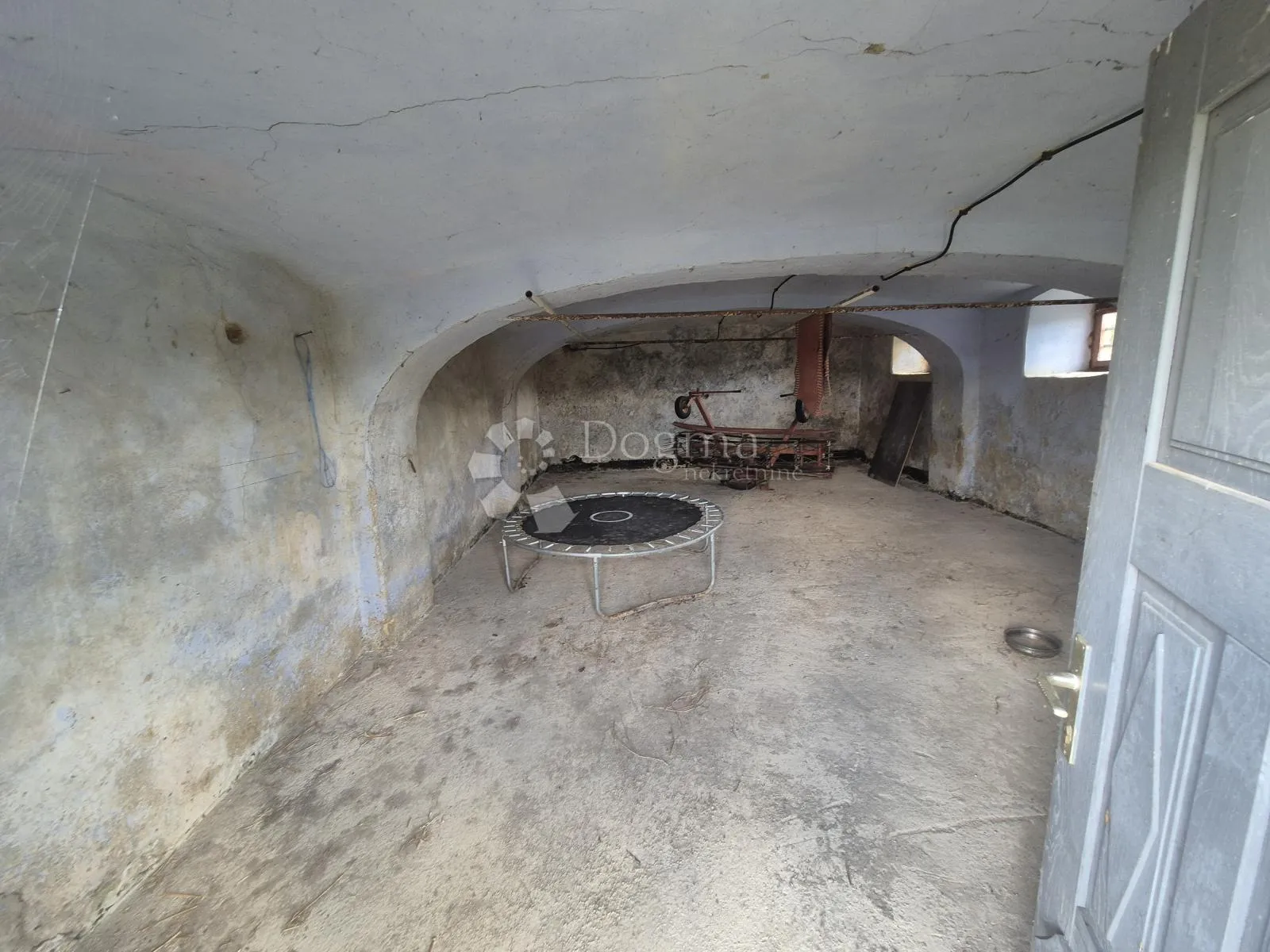 kuća starina djelomično renovirana sa 34.390m² zemljišta! - slika 17