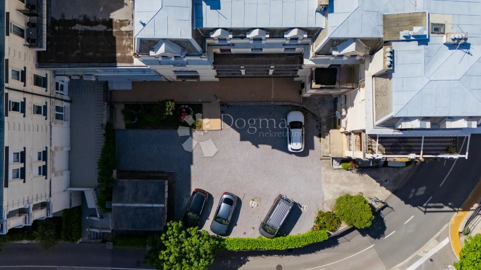 penthouse u vili u centru opatije - slika 17