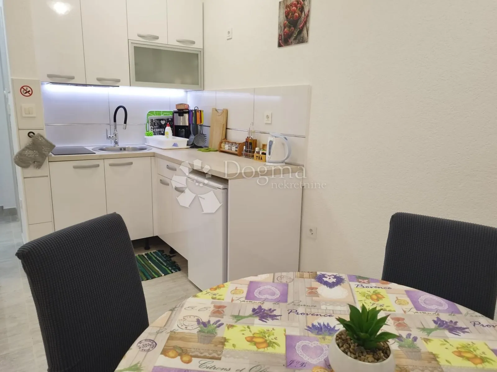 malinska - 2 apartmana sa sjenicom - slika 8