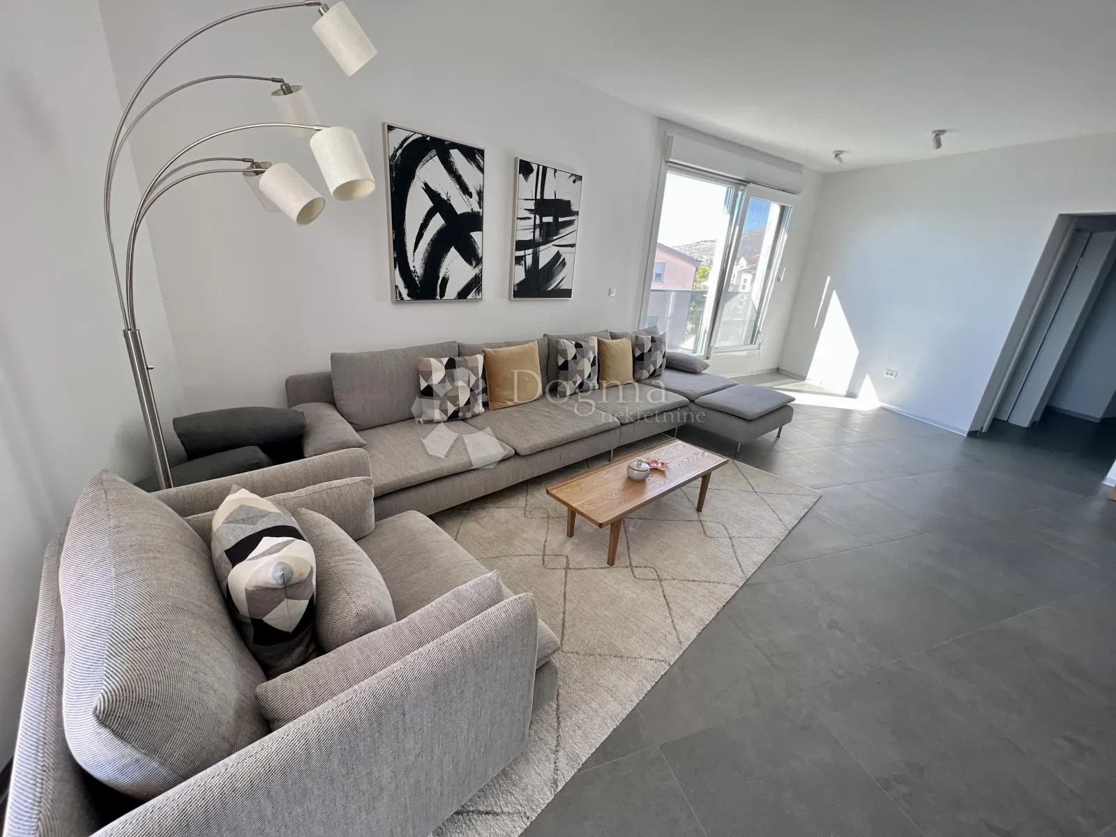 ekskluzivan penthouse s krovnom terasom i pogledom na more - slika 4