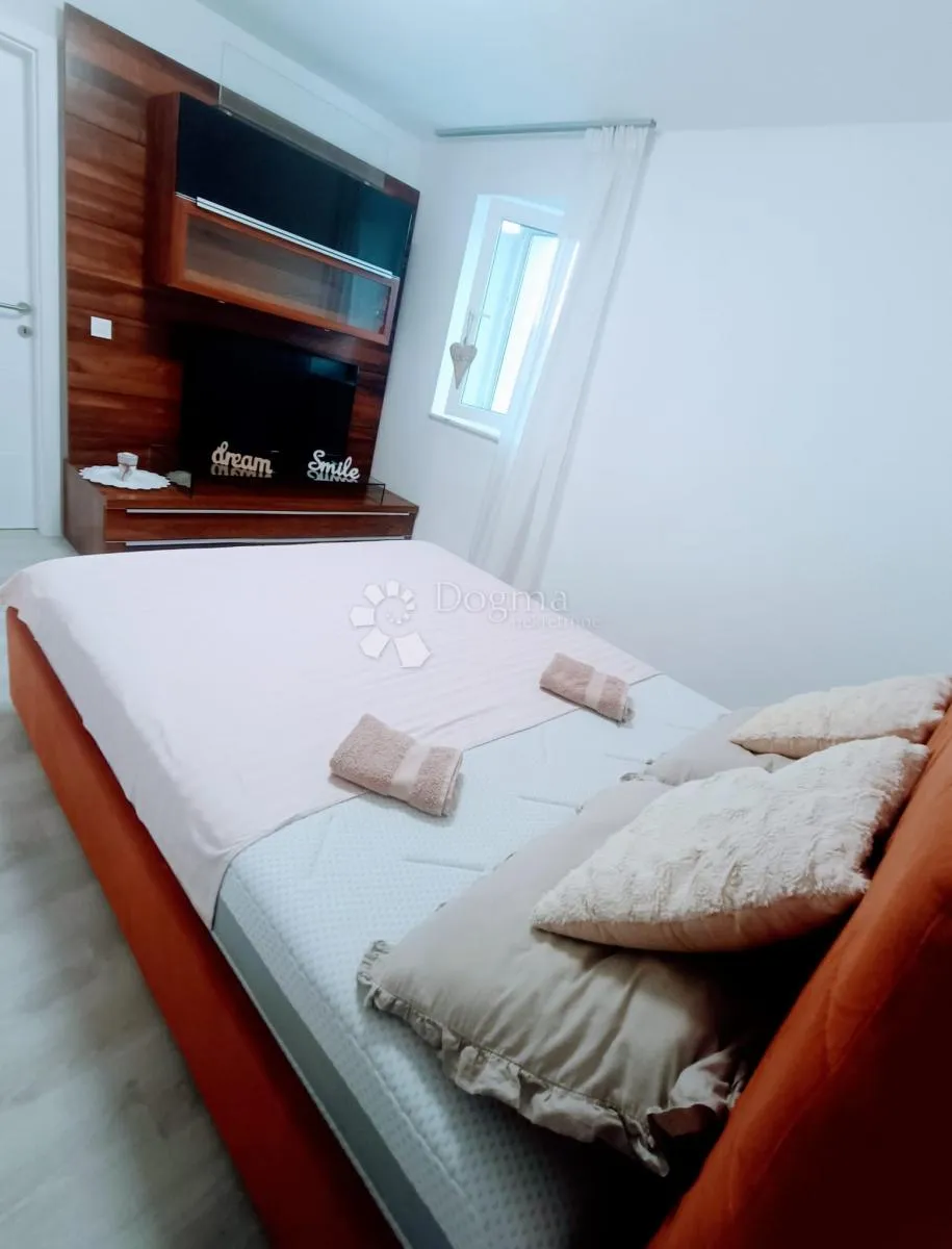 renovirana kamena kuća u blizini pule - slika 9