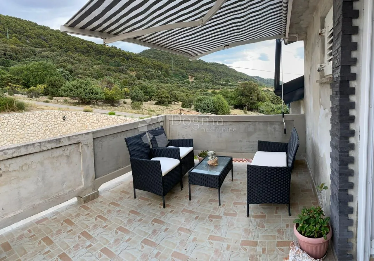 apartmanska kuća - slika 18