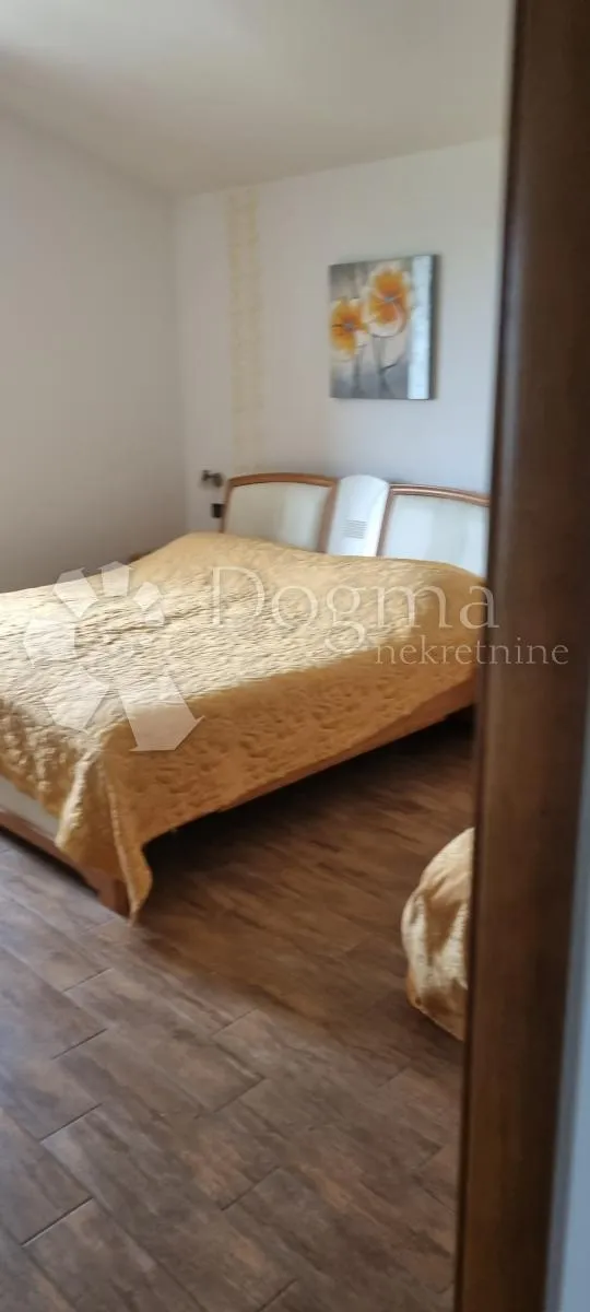 uhodani posao vila sa restoranom 2 km od mora - slika 16