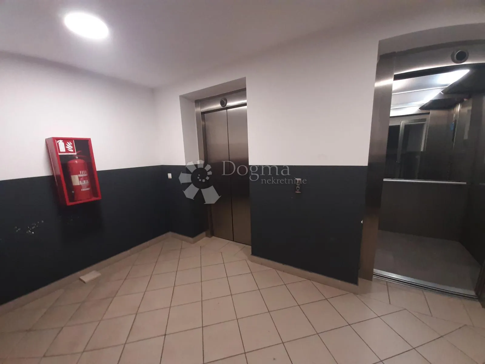 arena centar 5 min – 2-soban stan s lođom, 42 m² - slika 16