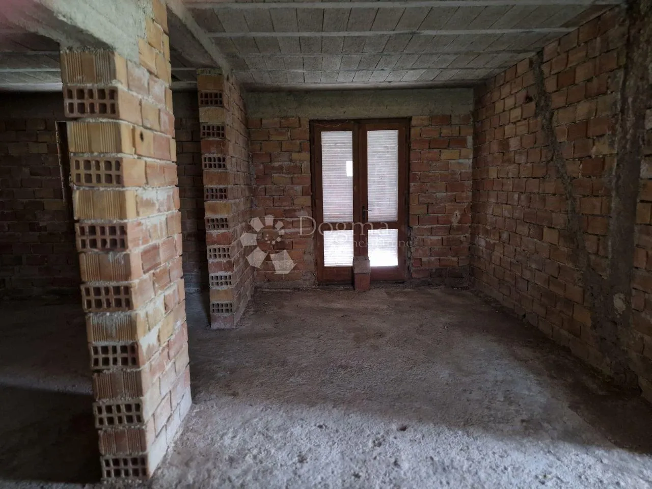 obiteljska katnica za renovaciju na top lokaciji! - slika 8