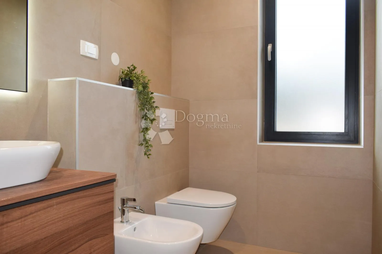 rovinj okolica, luksuzna vila s bazenom i 3 ss - slika 21