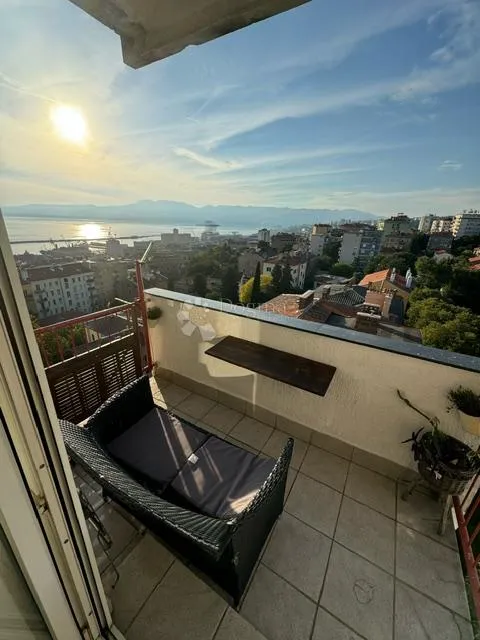 prostran stan sa predivnim pogledom na kvarnerski zaljev - slika 8