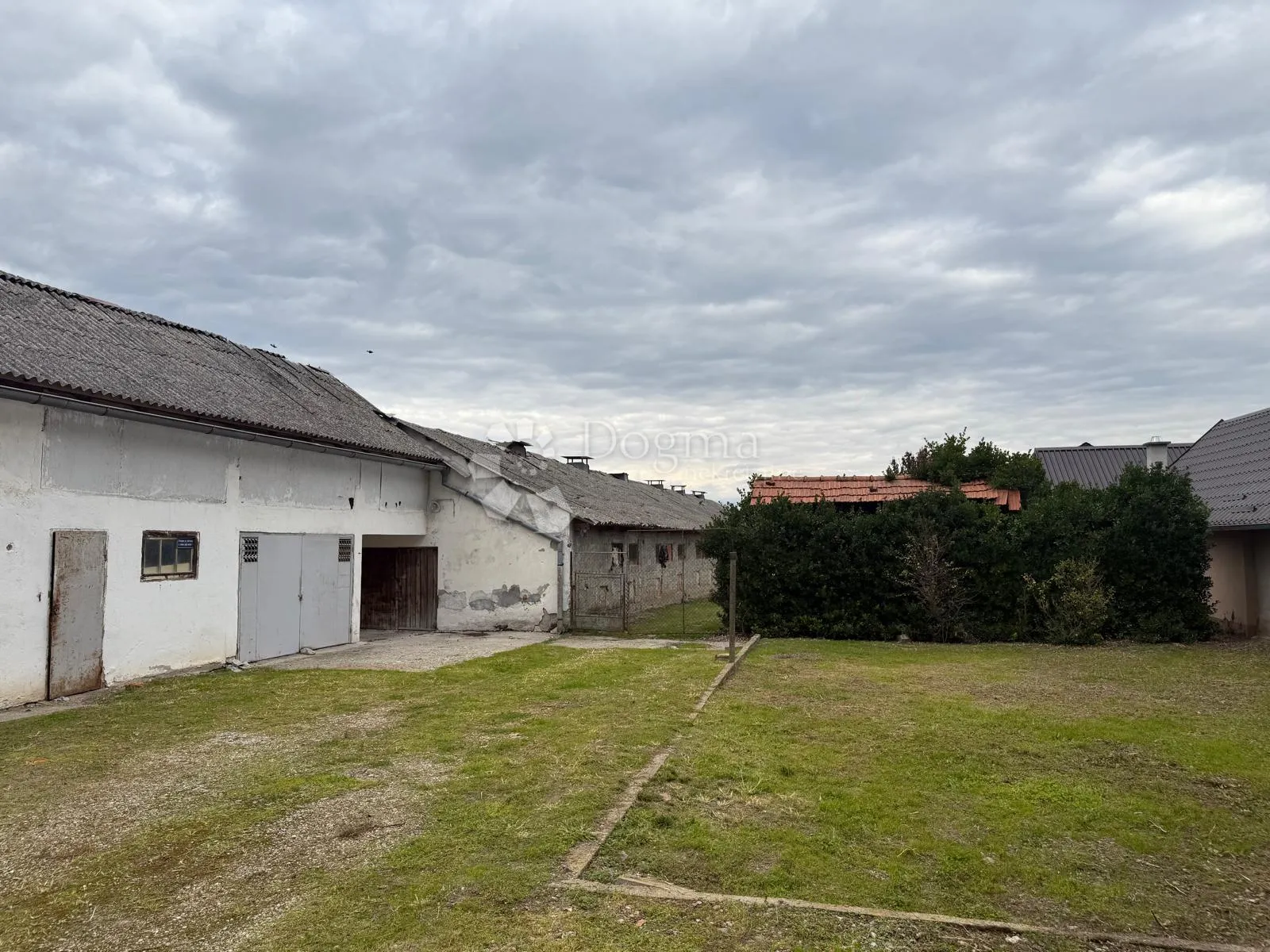 kuća s gospodarskim zgradama u gornjem vratnu - slika 11