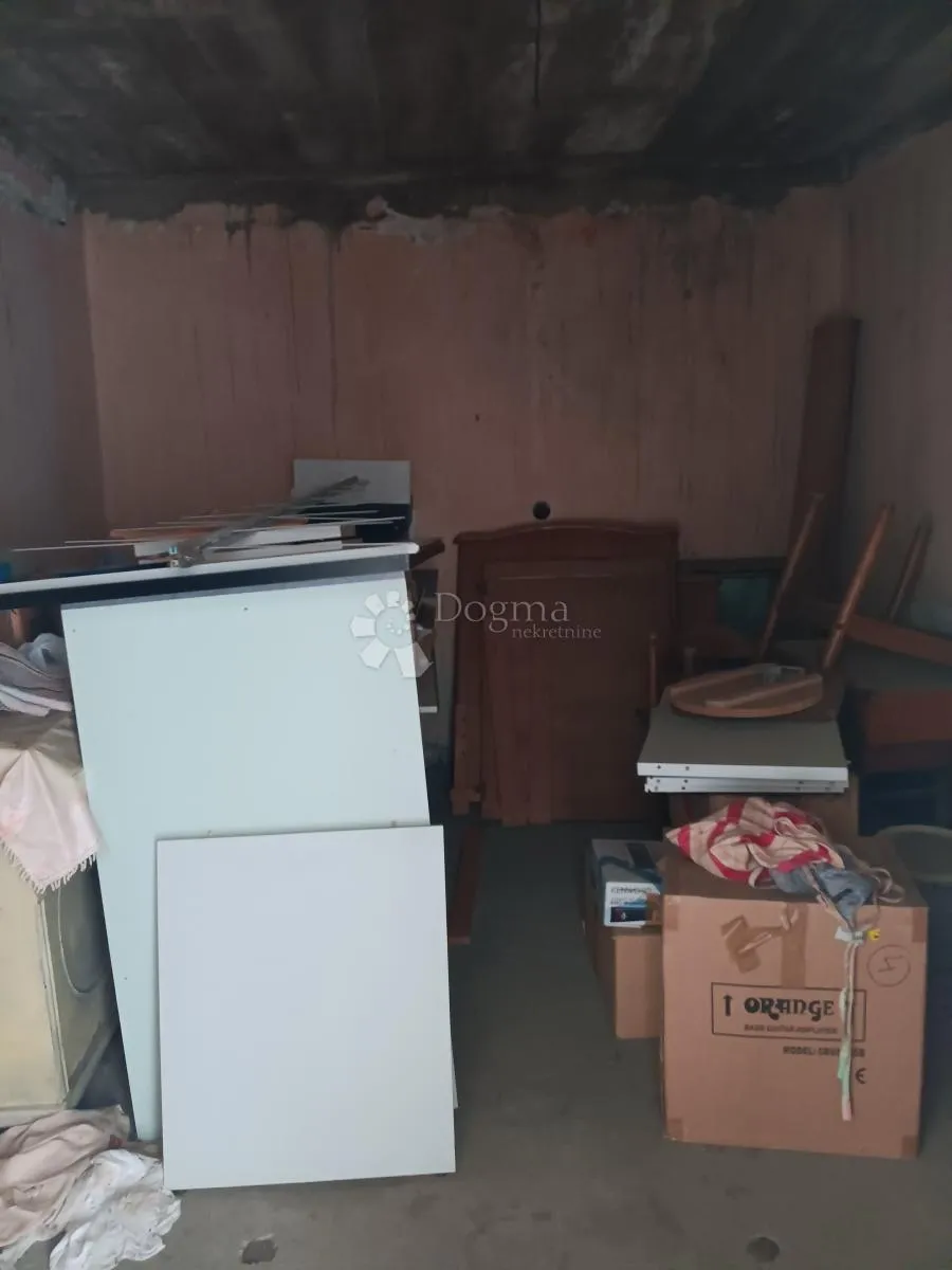 kuća za adaptaciju kaštel lukšić - slika 24