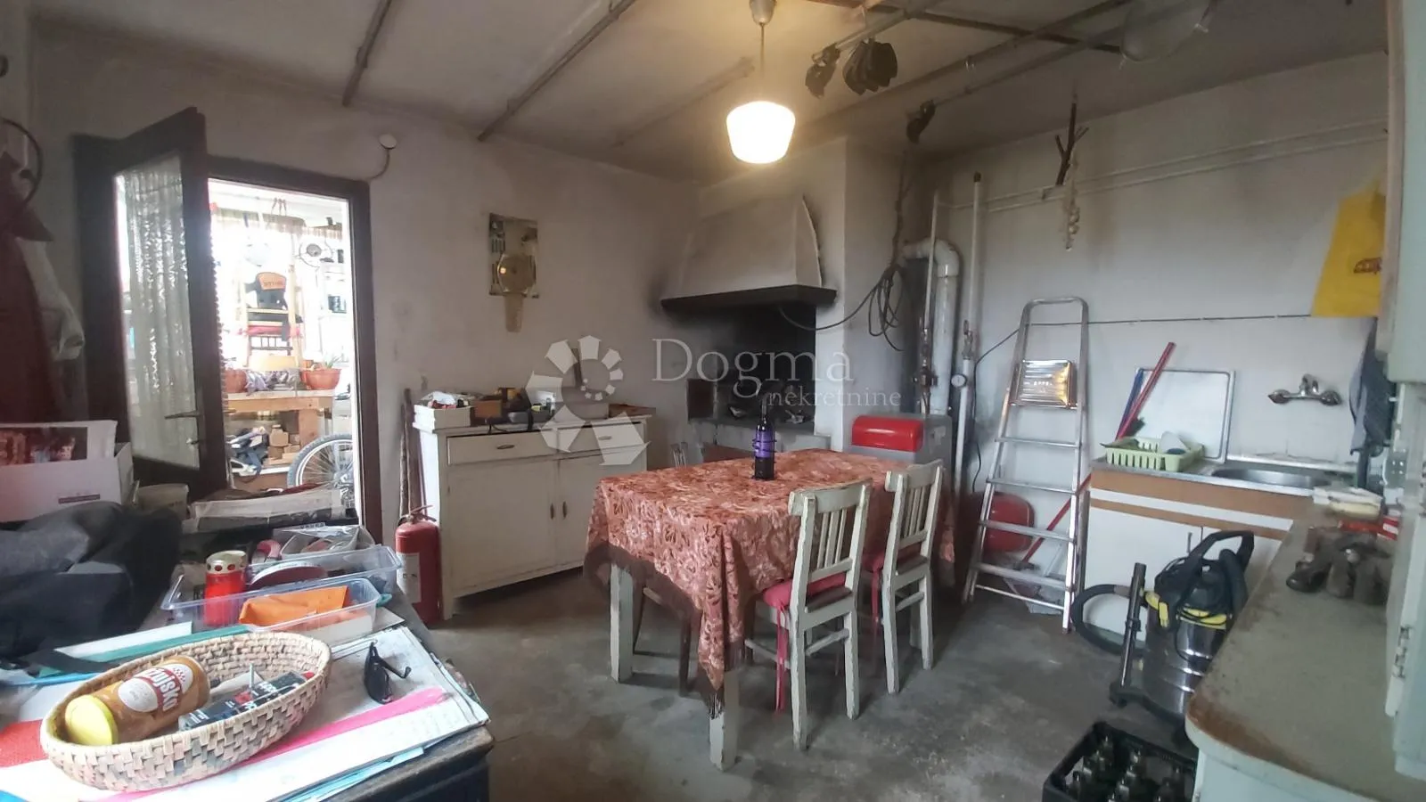kuća u nizu s pogledom na labin - slika 14