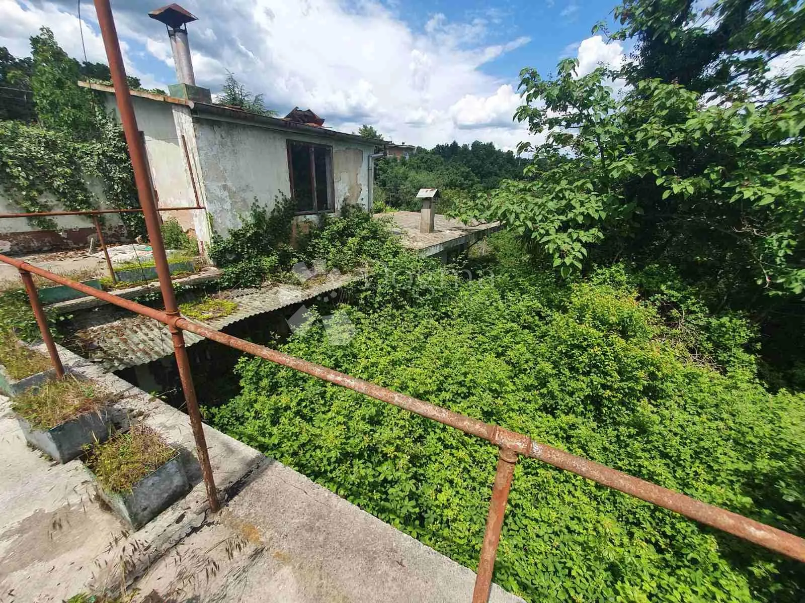 kuća za potpunu adaptaciju - mihotići - slika 2