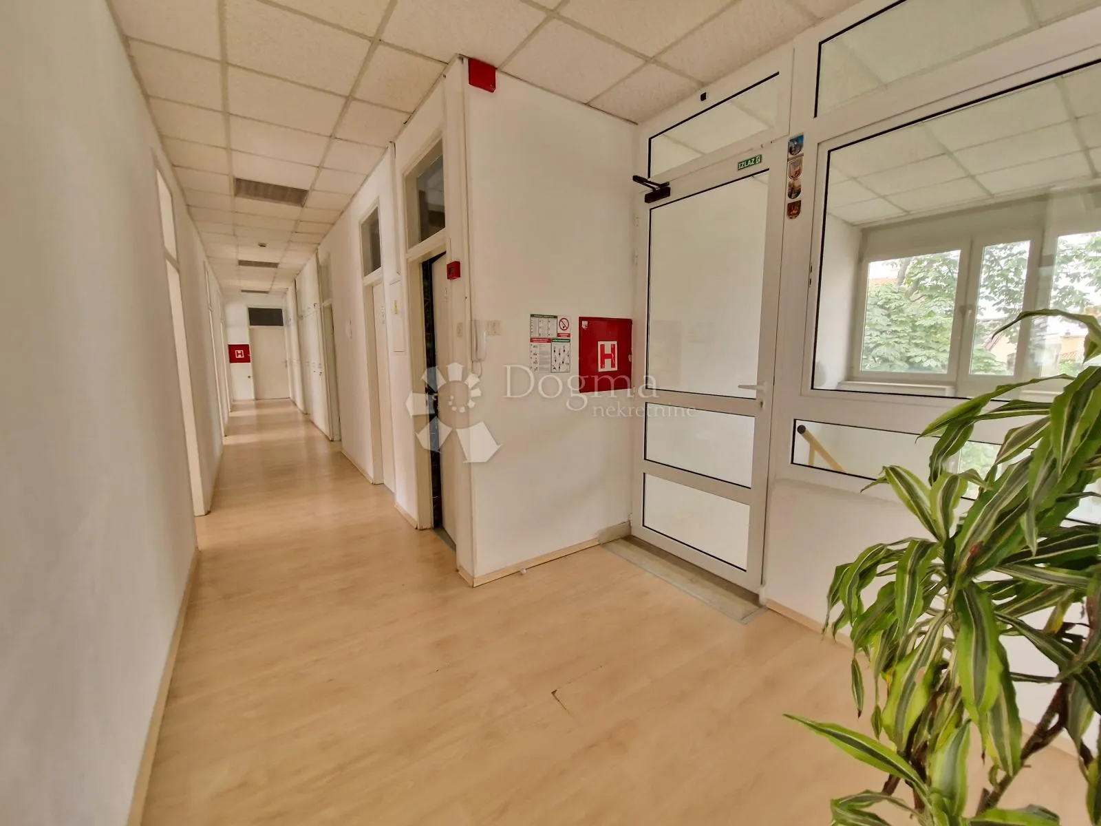 odličan, prostrani poslovni prostor nadomak centra grada - slika 3