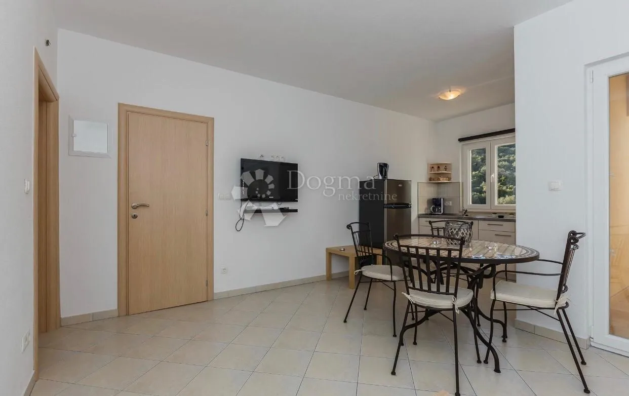 fantastična lokacija, dvojna kuća sa 3 apartmana samo 250 metara do plažena - slika 16