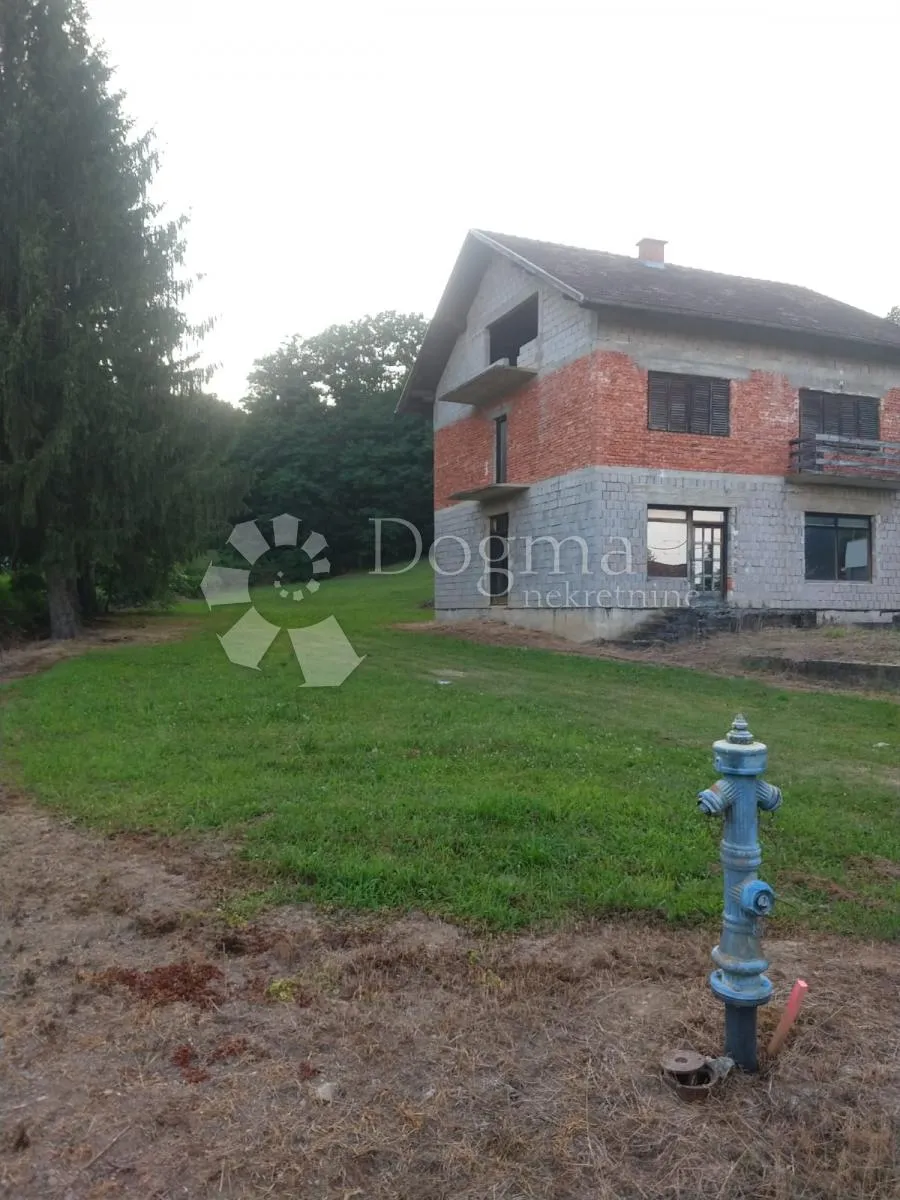 kuća sa velikom okućnicom - slika 3