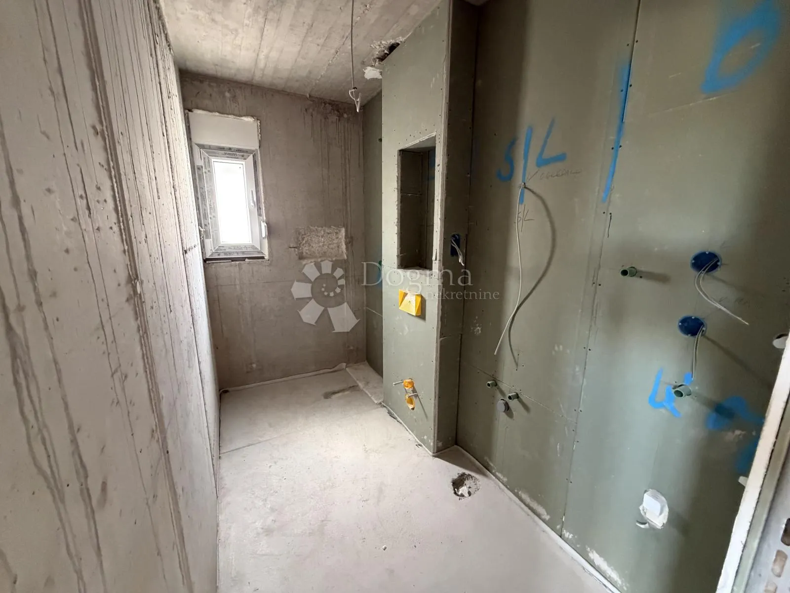 novo! dvosoban penthouse s velikom krovnom terasom s5 – plano, trogir - slika 8
