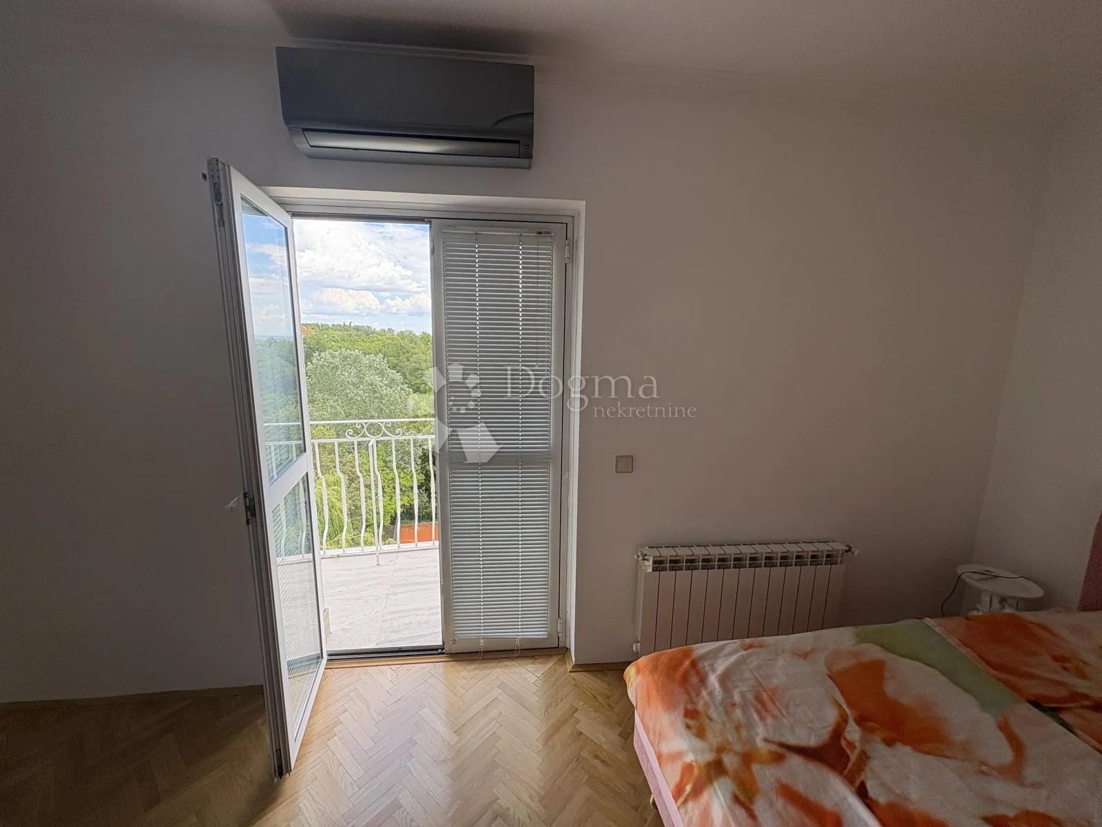 vrhovec 192 m² – panoramski pogled na zagreb, terase, garaža - slika 24