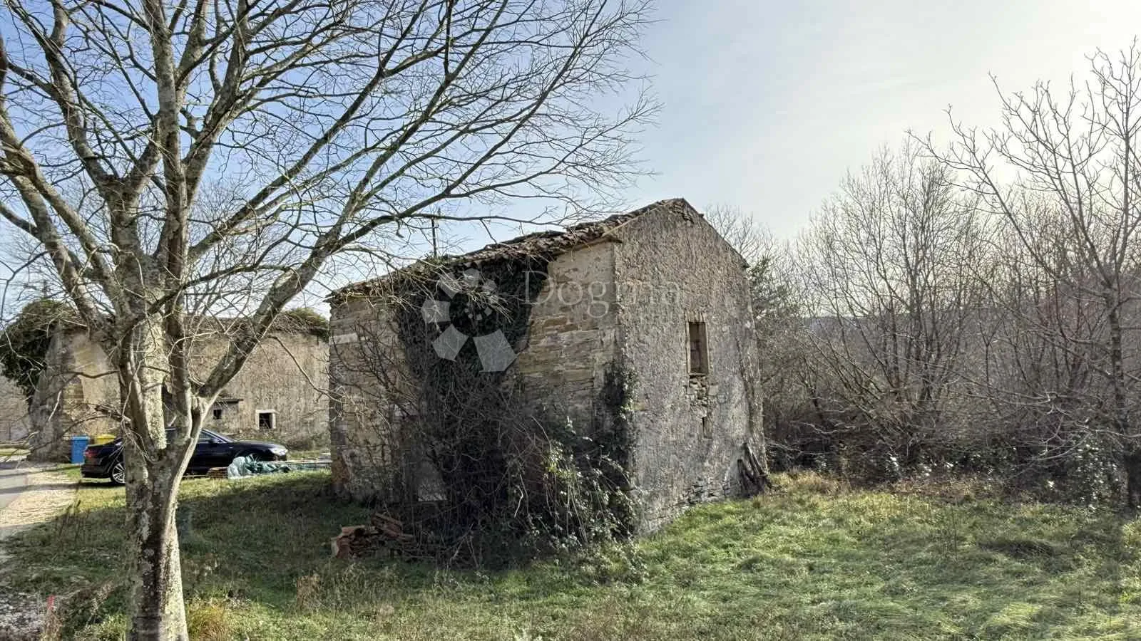 labin, okolica,kamena starina za adaptaciju - slika 1
