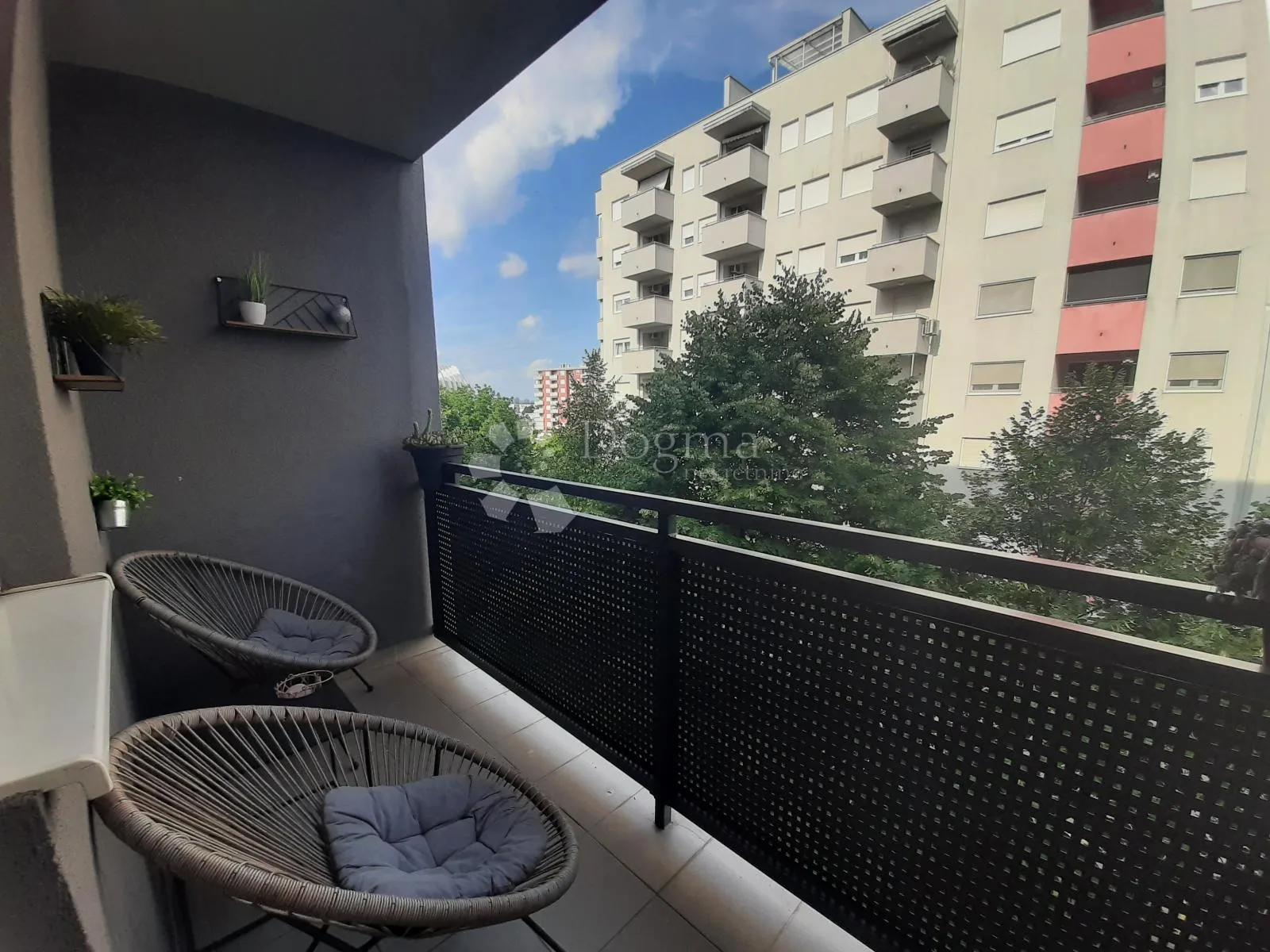 arena centar 5 min – 2-soban stan s lođom, 42 m² - slika 11