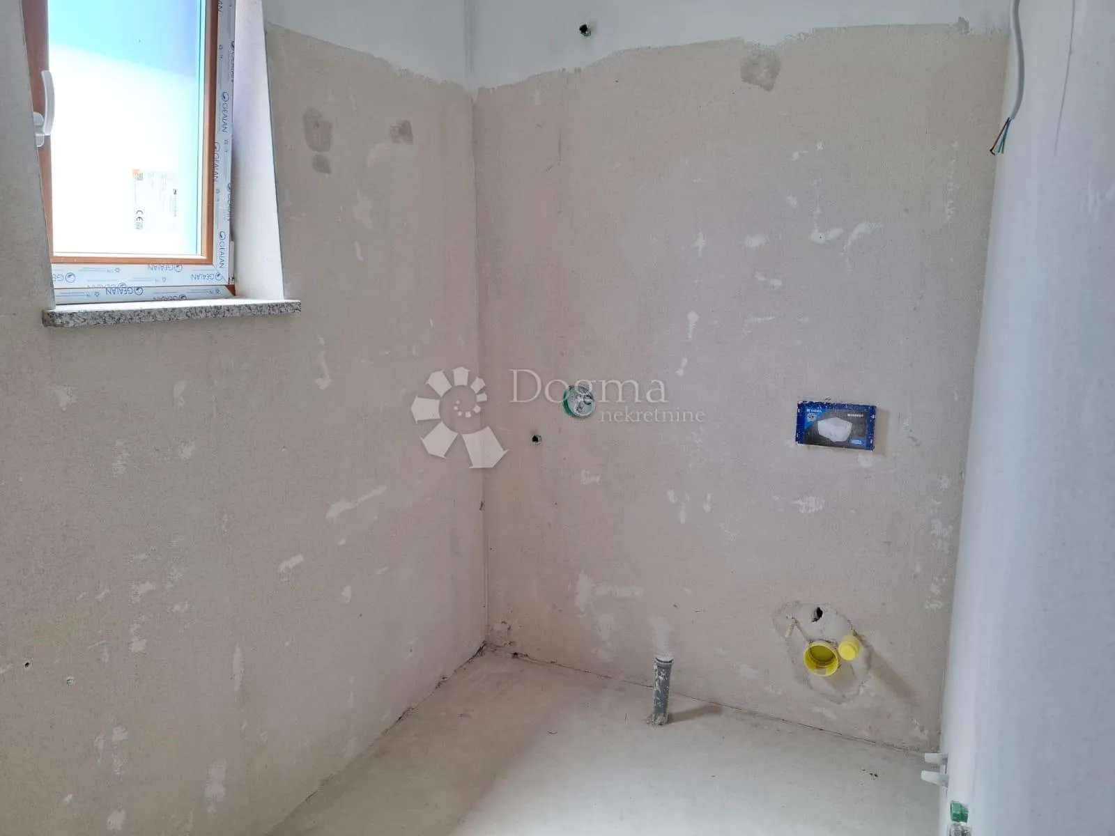 villa u rovinjskom selu, roh bau 550 m2, sa građevinskom okućnicom - slika 14