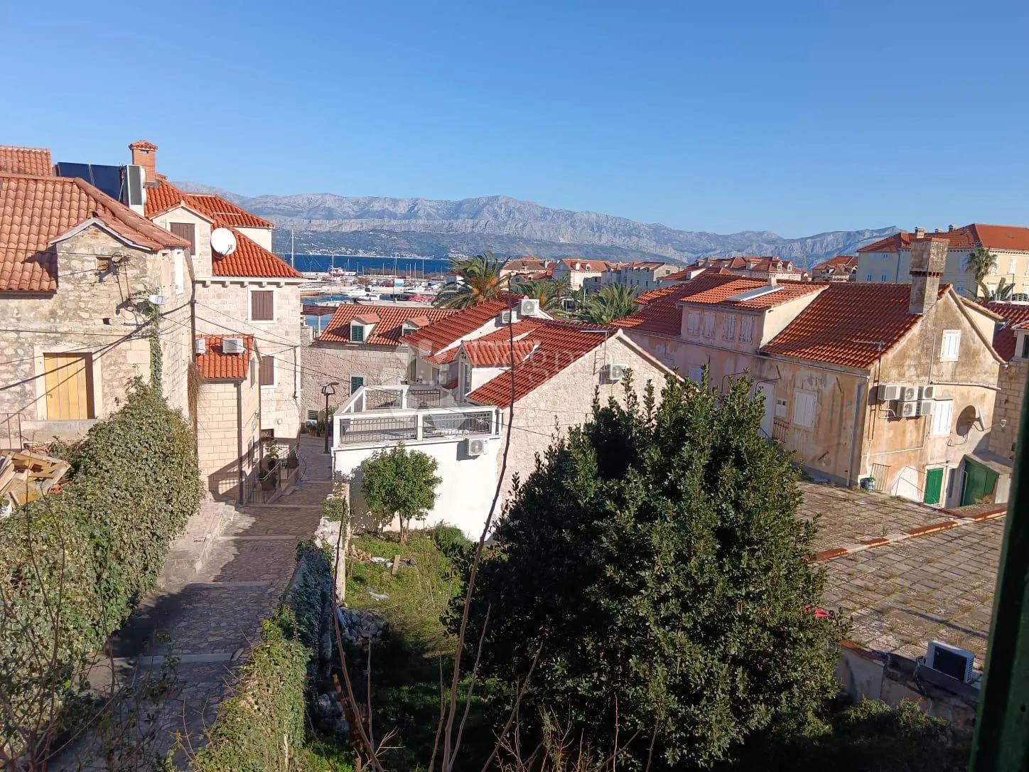 šarmantna stara kuća za adaptaciju s pogledom na more - slika 8
