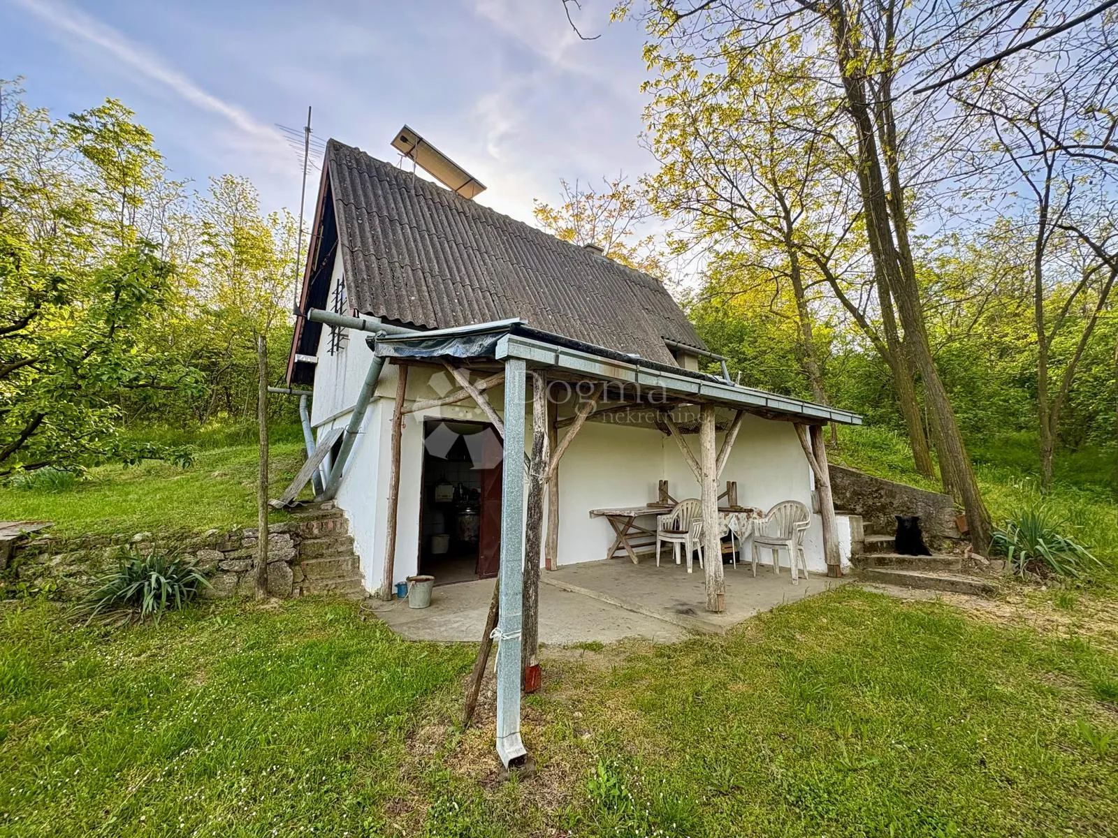 oaza mira i privatnosti – vikendica s vinogradom i 3.797 m² okućnice - slika 5