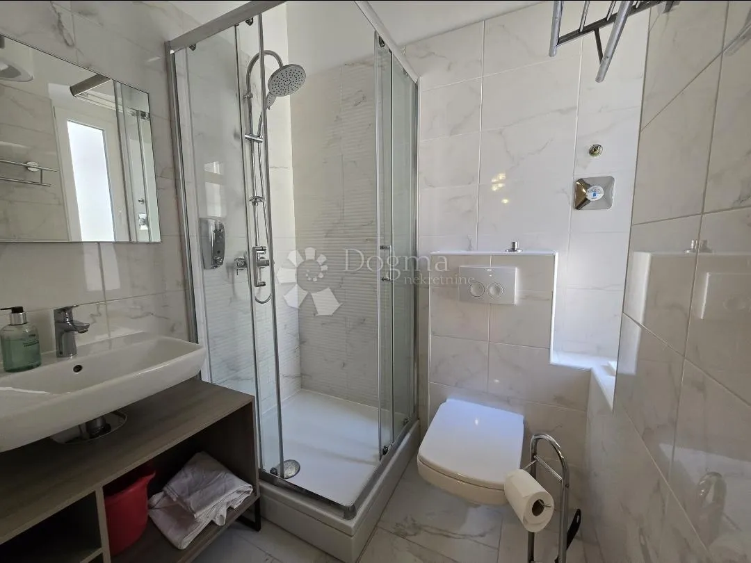 rijeka–strogi centar | dva potpuno uređena apartmana - slika 8