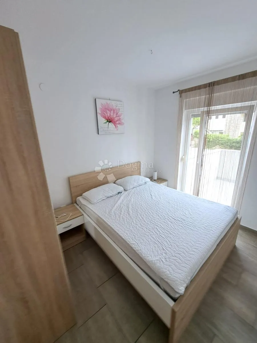 impresivni stan s dvije terase, jacuzzijem i parkirnim mjestom - slika 5