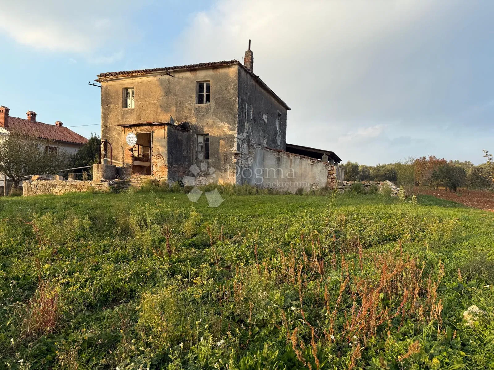 kuća za kompletnu renovaciju na 541 m2 okućnice - slika 3