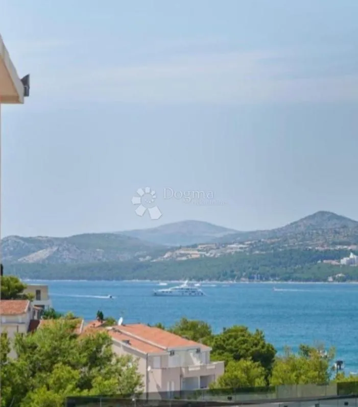 dvojna kuća na 150m od mora, okrug gornji - slika 15