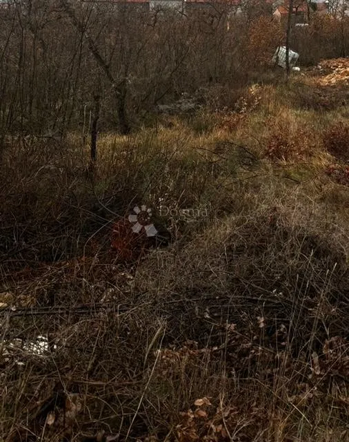 građevinsko zemljište u crikvenici sa građevinskom dozvolom 510m2! - slika 2