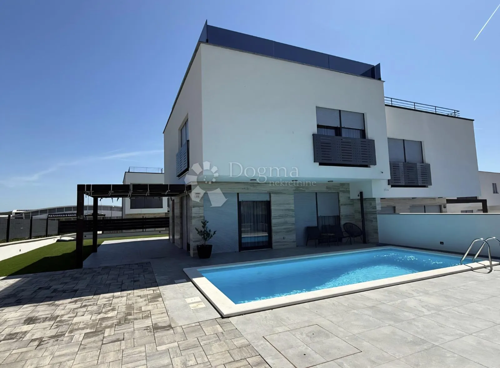 vodice, vila sa bazenom - slika 2