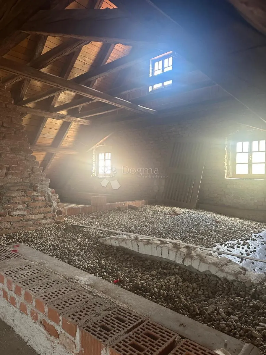 rijetkost u centru varaždina – povijesna vila s velikim potencijalom - slika 25