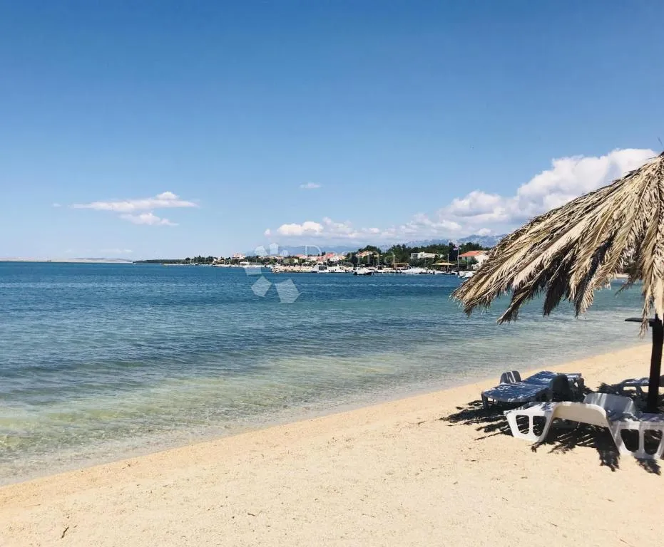 luksuzna vila s bazenom u središtu vrsi – blizina mora, privatnost i elegancija - slika 8