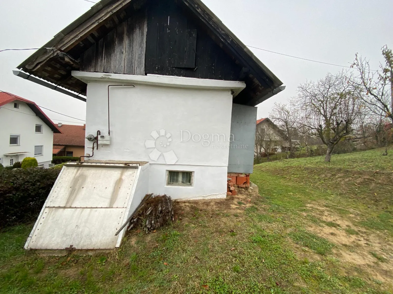 teren sa objektom za obnovu ili rušenje 1115m2 - slika 5