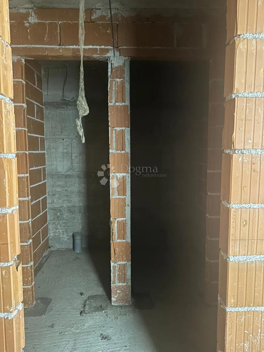 rijetkost u centru varaždina – povijesna vila s velikim potencijalom - slika 33