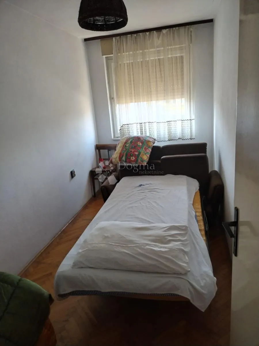 kuća sa zemljištem na prodaju - odmah useljiva ! - slika 23