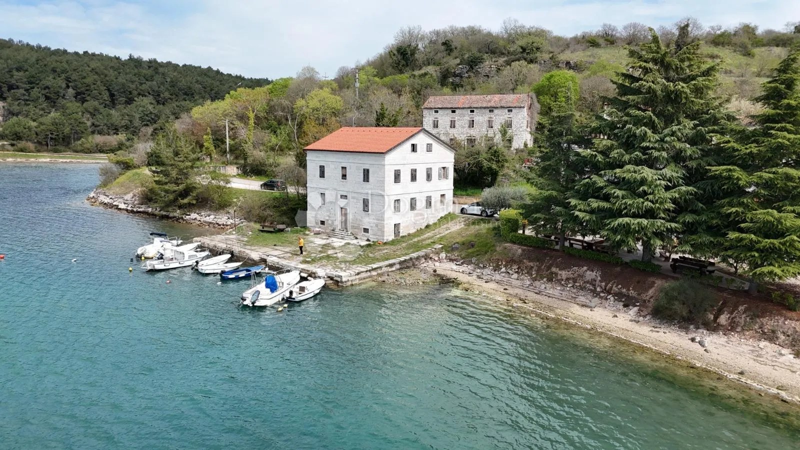 povijesni ljetnikovac s privatnim molom - slika 10