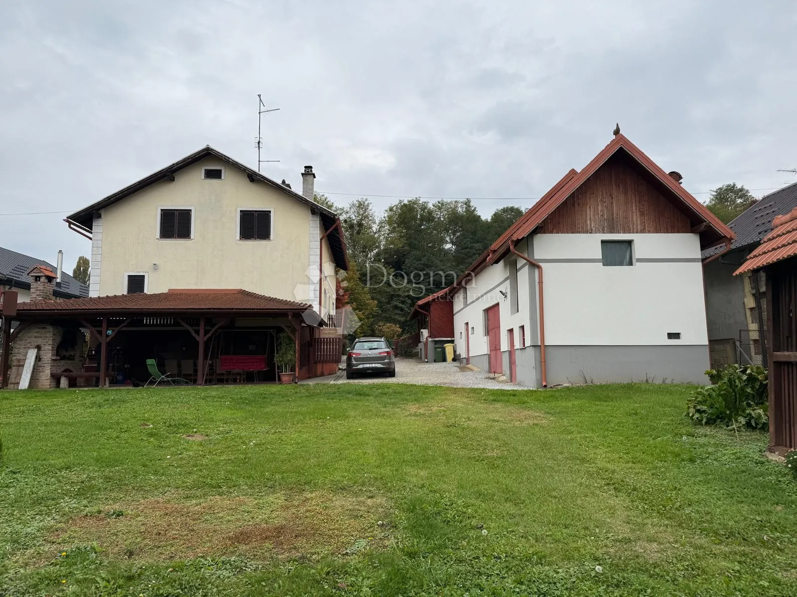 imanje u čalincu s romantičnom kurijom i modernom kućom - slika 5