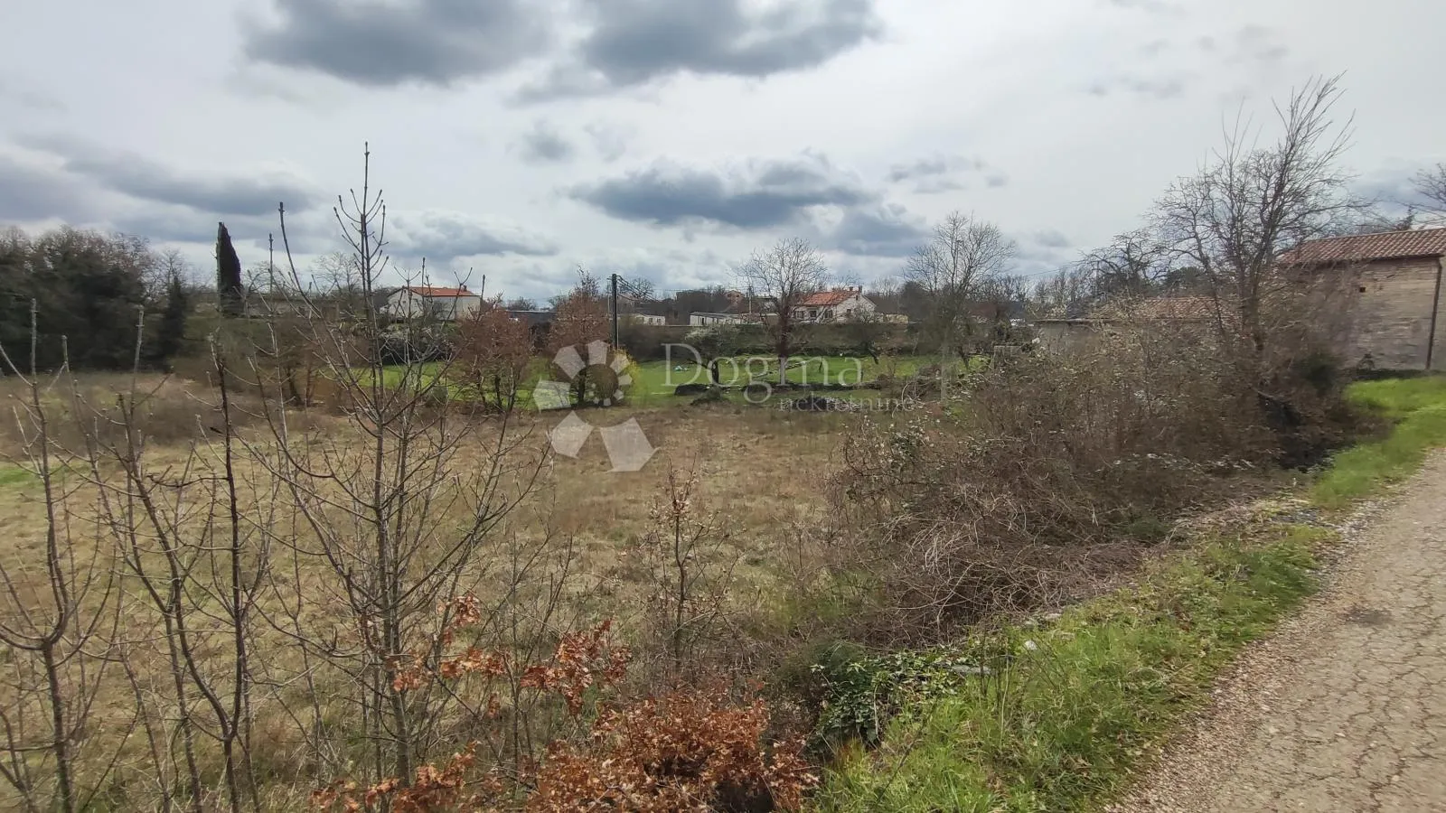 zemljište za više kuća tinjan - slika 4