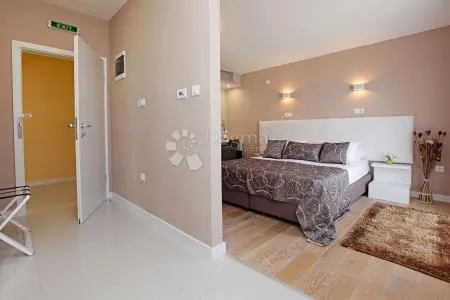 mali obiteljski hotel, prvi red do mora, vela luka - slika 19