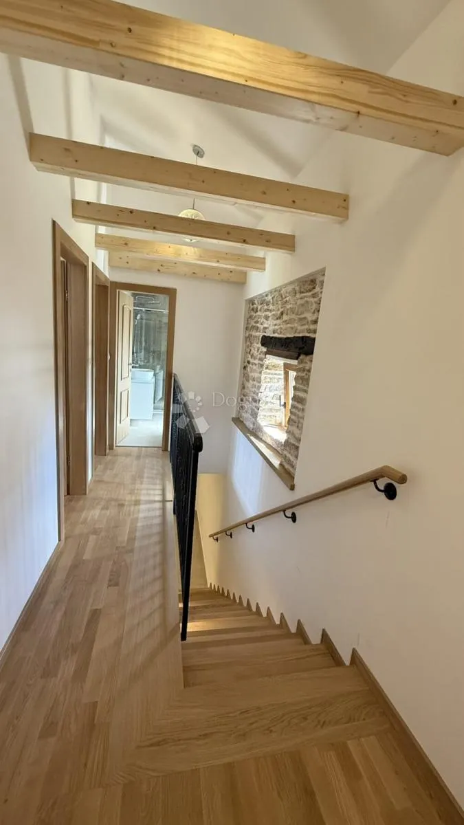 prekrasna renovirana kamena kuća - slika 15