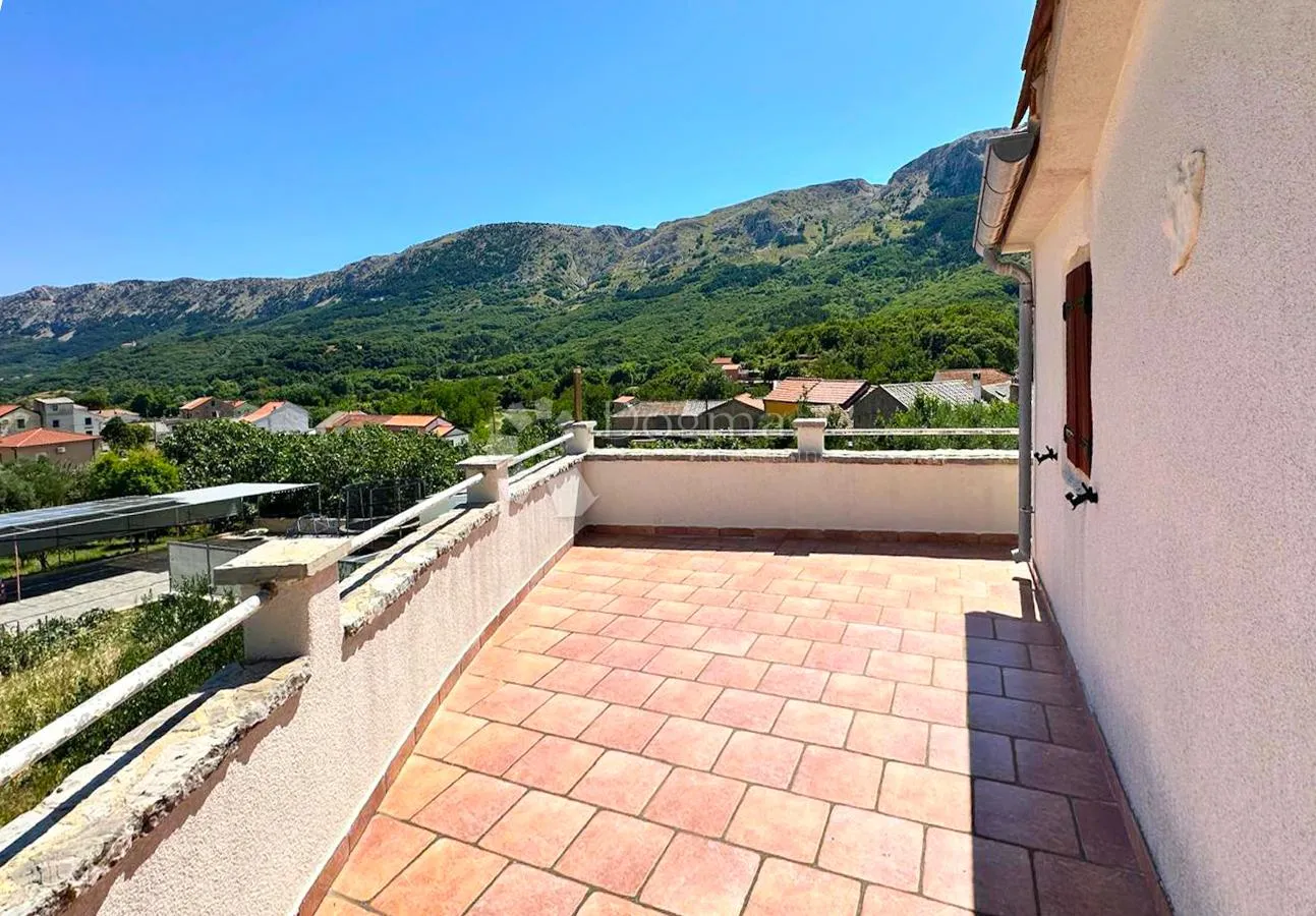 krk baška draga kuća s bazenom - slika 14