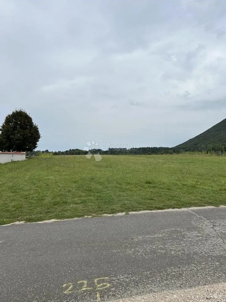 zemljište u okolici gospića (debelo brdo) površine 14077 m2 - slika 3