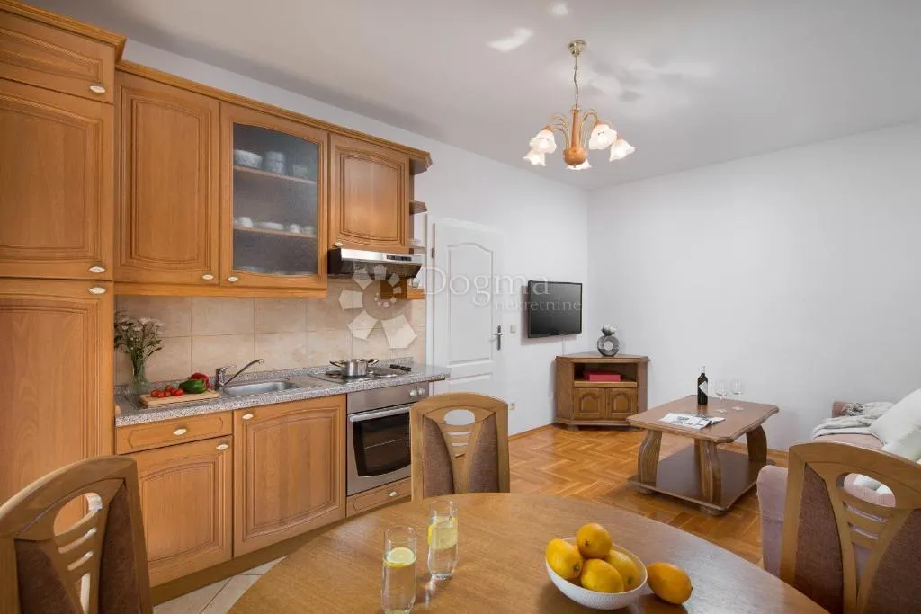 stan na odličnoj lokaciji – 50 m² nadomak mora! - slika 4