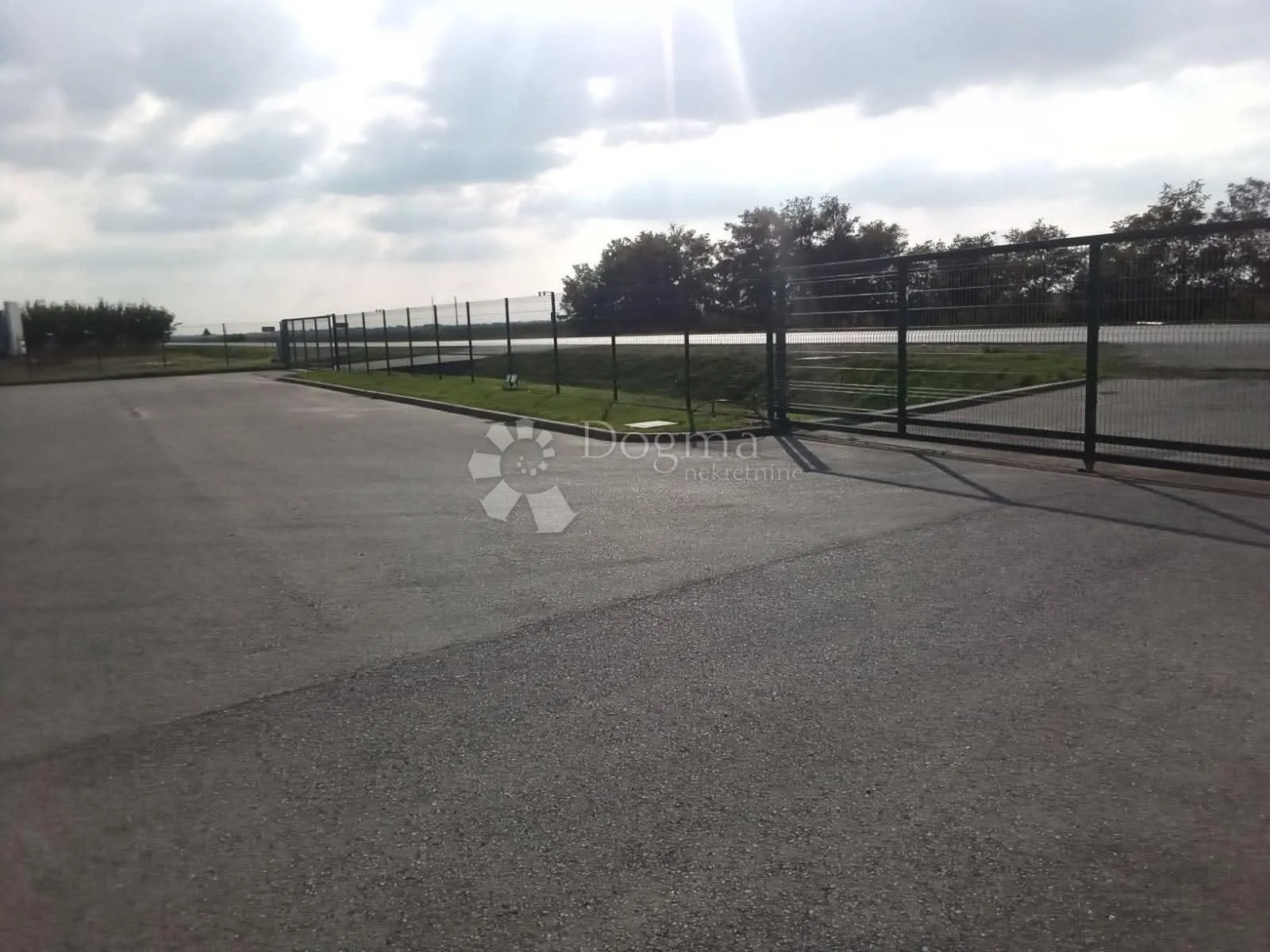 poslovno-skladišni kompleks uz obilaznicu! - slika 7