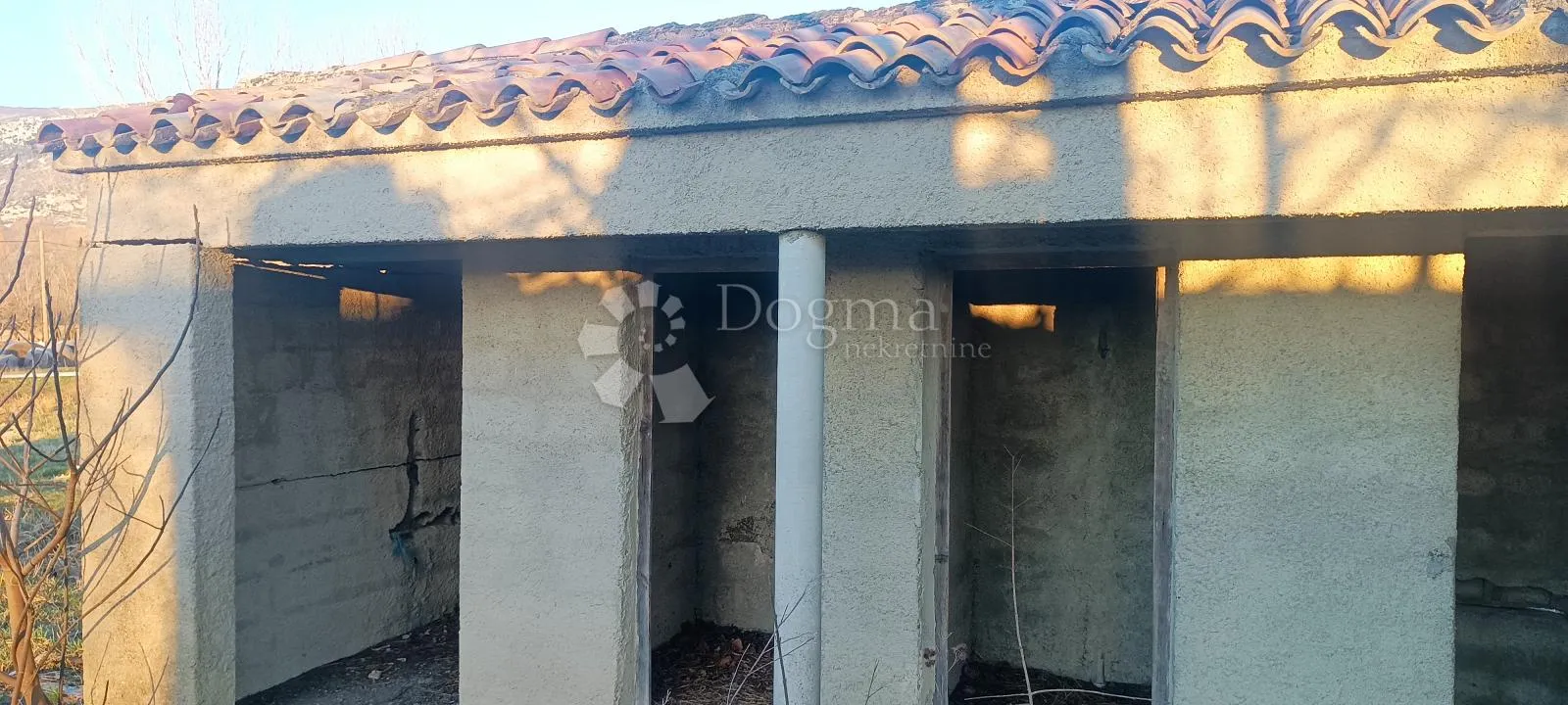 prostrani poslovni kompleks u okolici kršana - slika 6