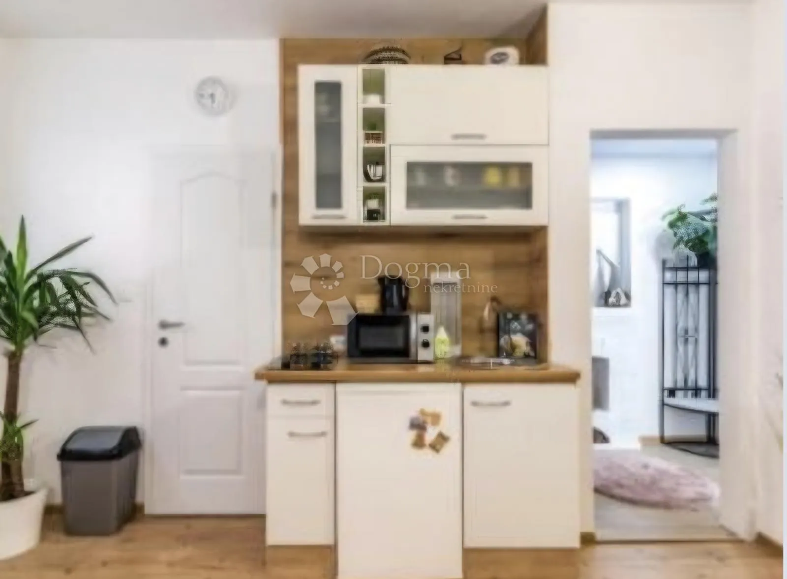 dvosoban stan s dodatnim apartmanom, dugi rat - slika 10