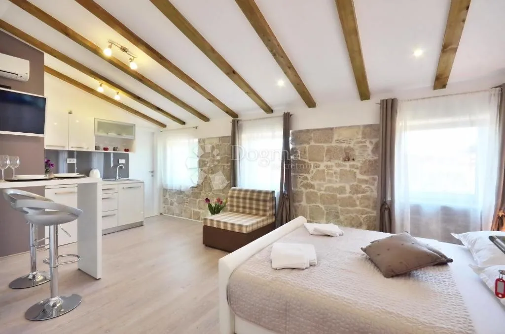 atraktivan stan s dva apartmana iza hnk-a - slika 44