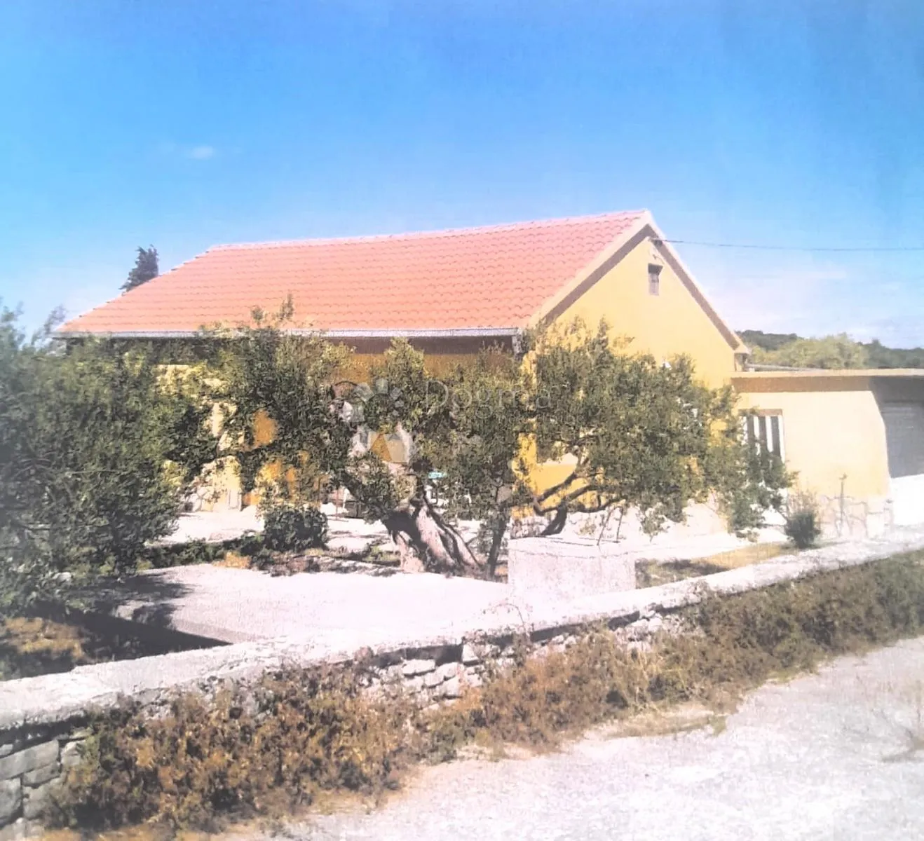 kuća hvar- zastražišće 110m2 + 500m2 okučnice - slika 1